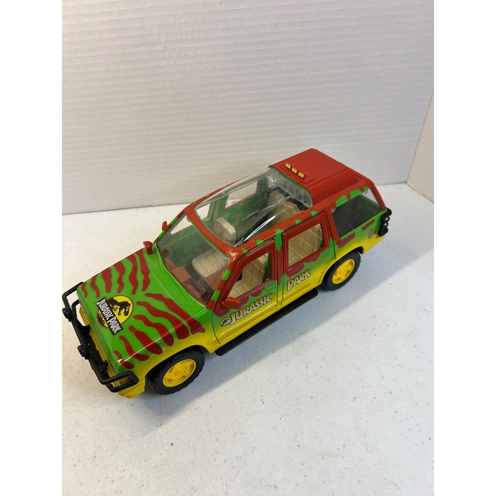 Mattel Jurassic Park 1993 Ford Explorer XLT Toy Vehicle GWN38 Green Yellow Red